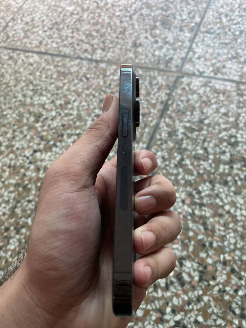 Apple iPhone 14 Pro 3