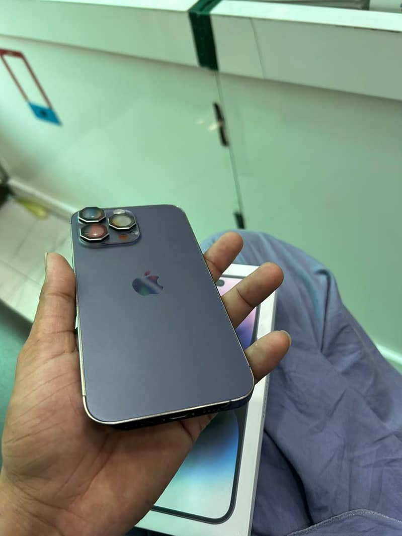 Apple iPhone 14 Pro Max 1