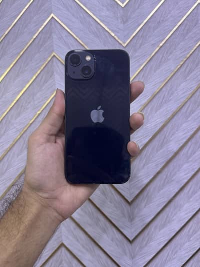 Apple iPhone 13