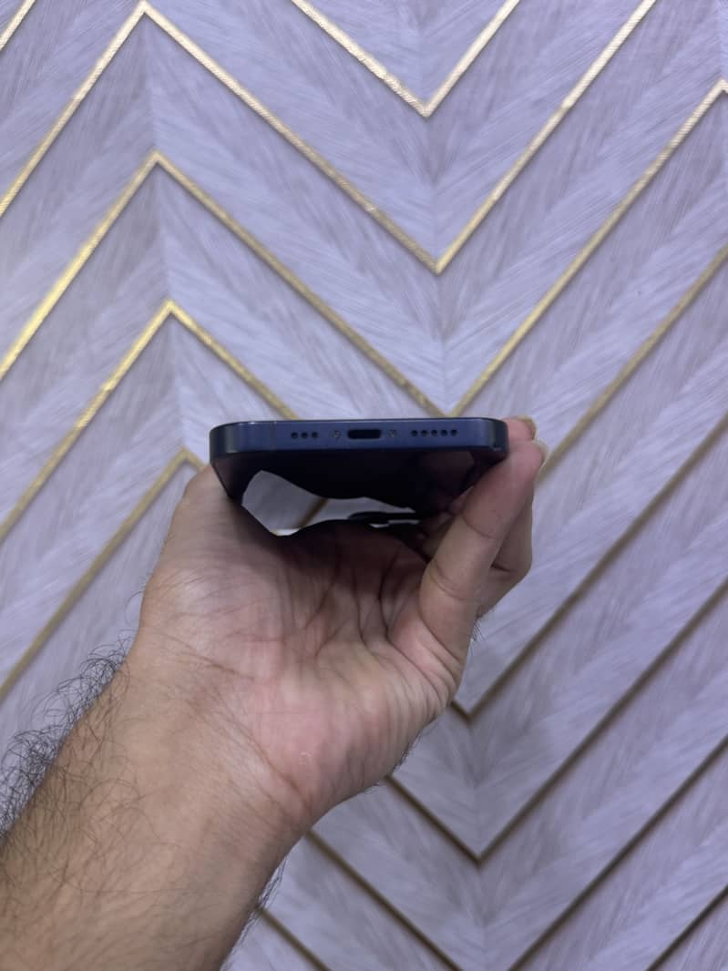 Apple iPhone 13 3