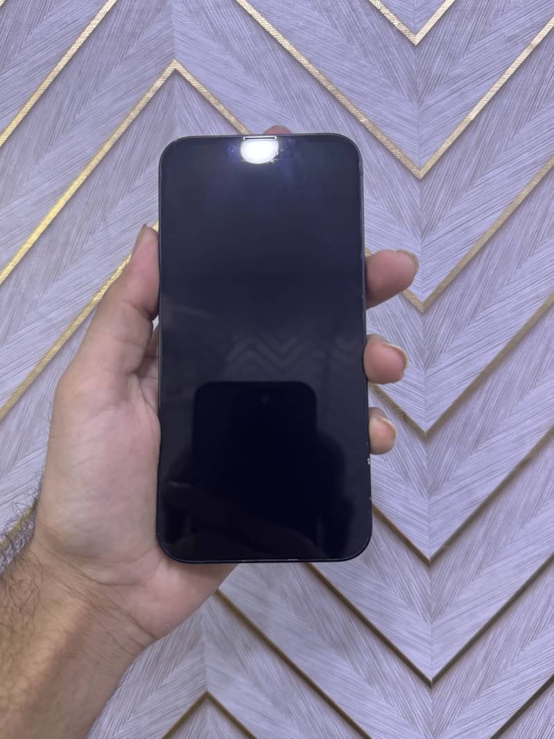 Apple iPhone 13 5
