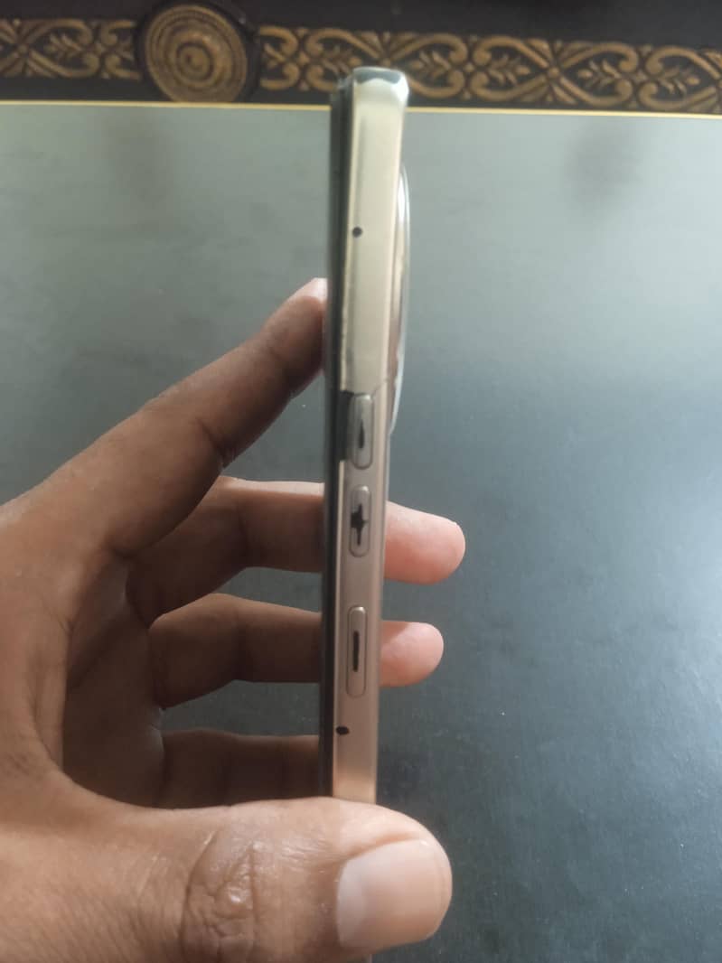 Tecno CAMON 30 1