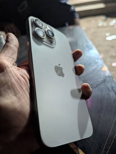 Apple iPhone 16 Pro Max