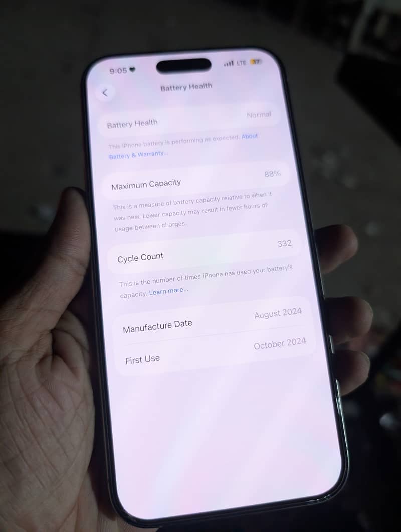 Apple iPhone 16 Pro Max 1
