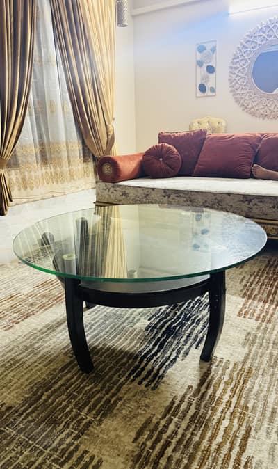 Modern centre table 4 ft
