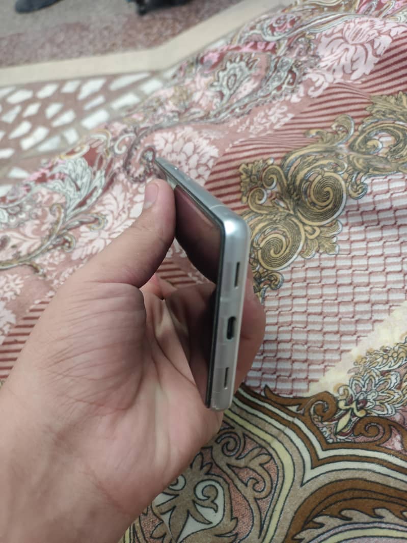 Google Pixel 7a 4