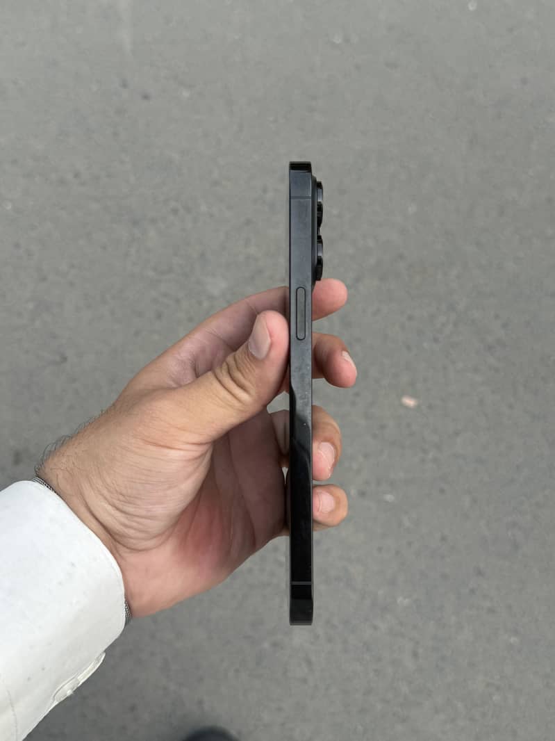 iPhone 14 Pro Max 6