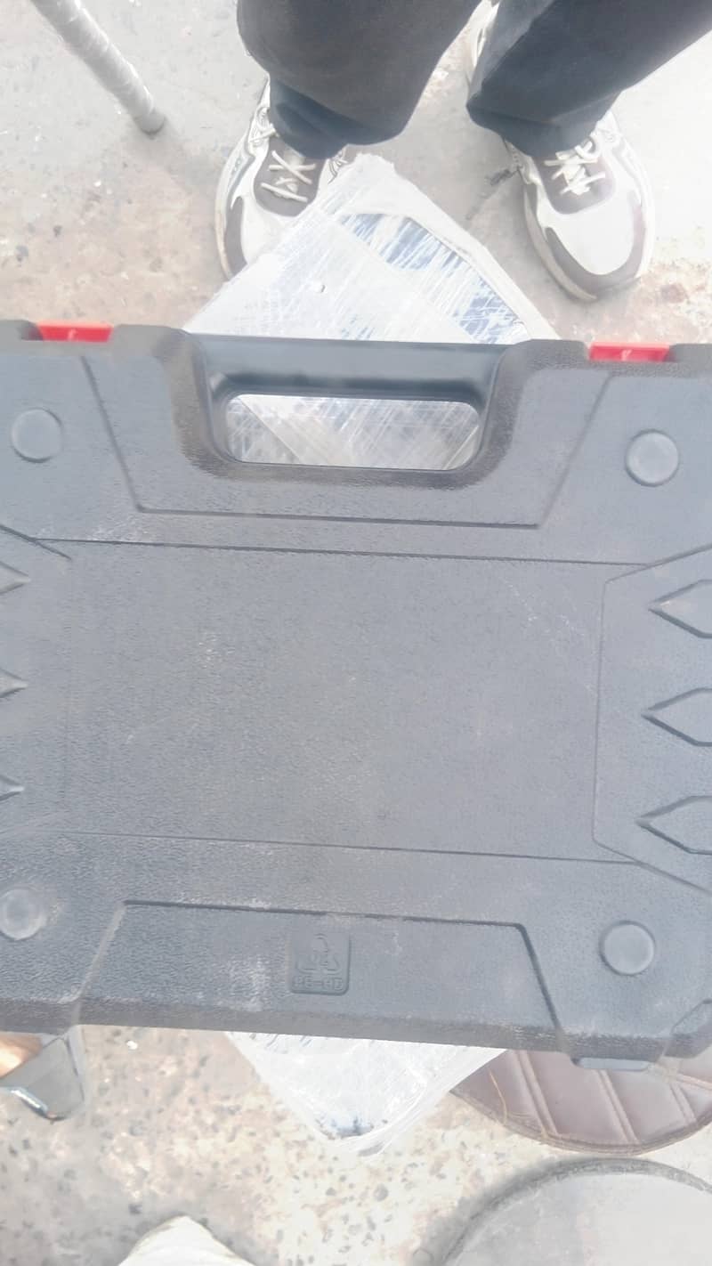 Drill Machine With 2 Batteries 0