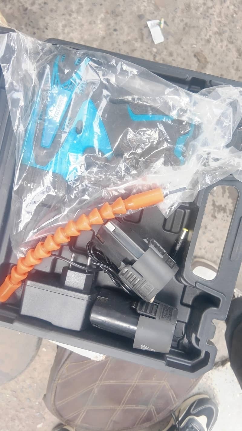 Drill Machine With 2 Batteries 1