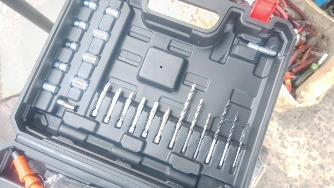 Drill Machine With 2 Batteries 2