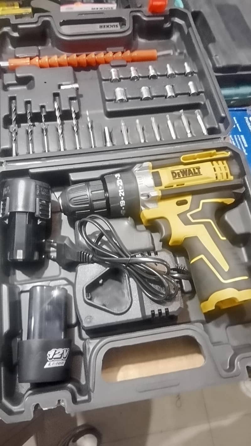Drill Machine With 2 Batteries 7