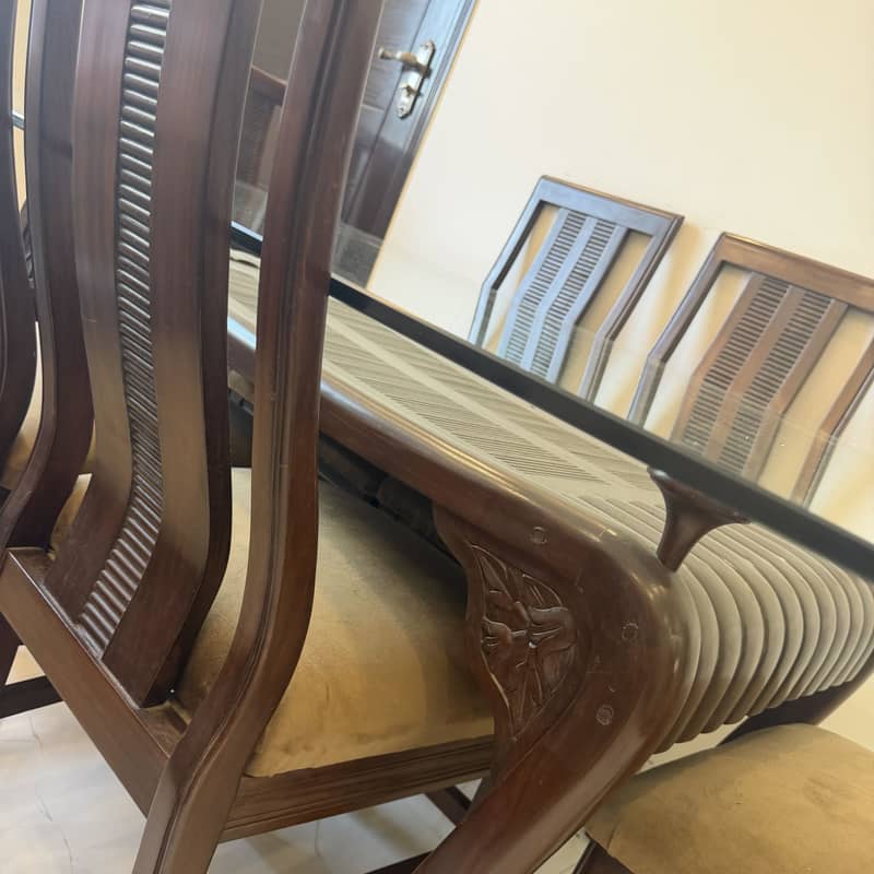 Dining table with 6 chairs 3