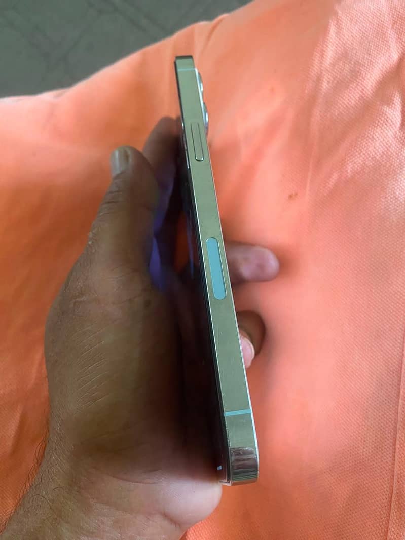 Apple iPhone 12 Pro Max 4