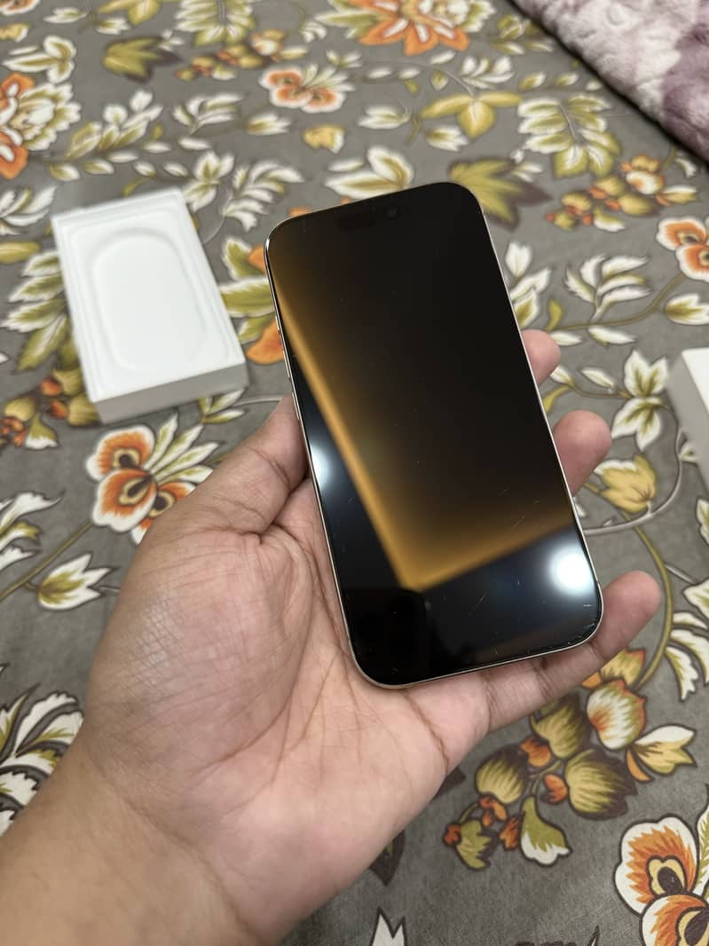 iPhone 16 Pro 256GB FU 3