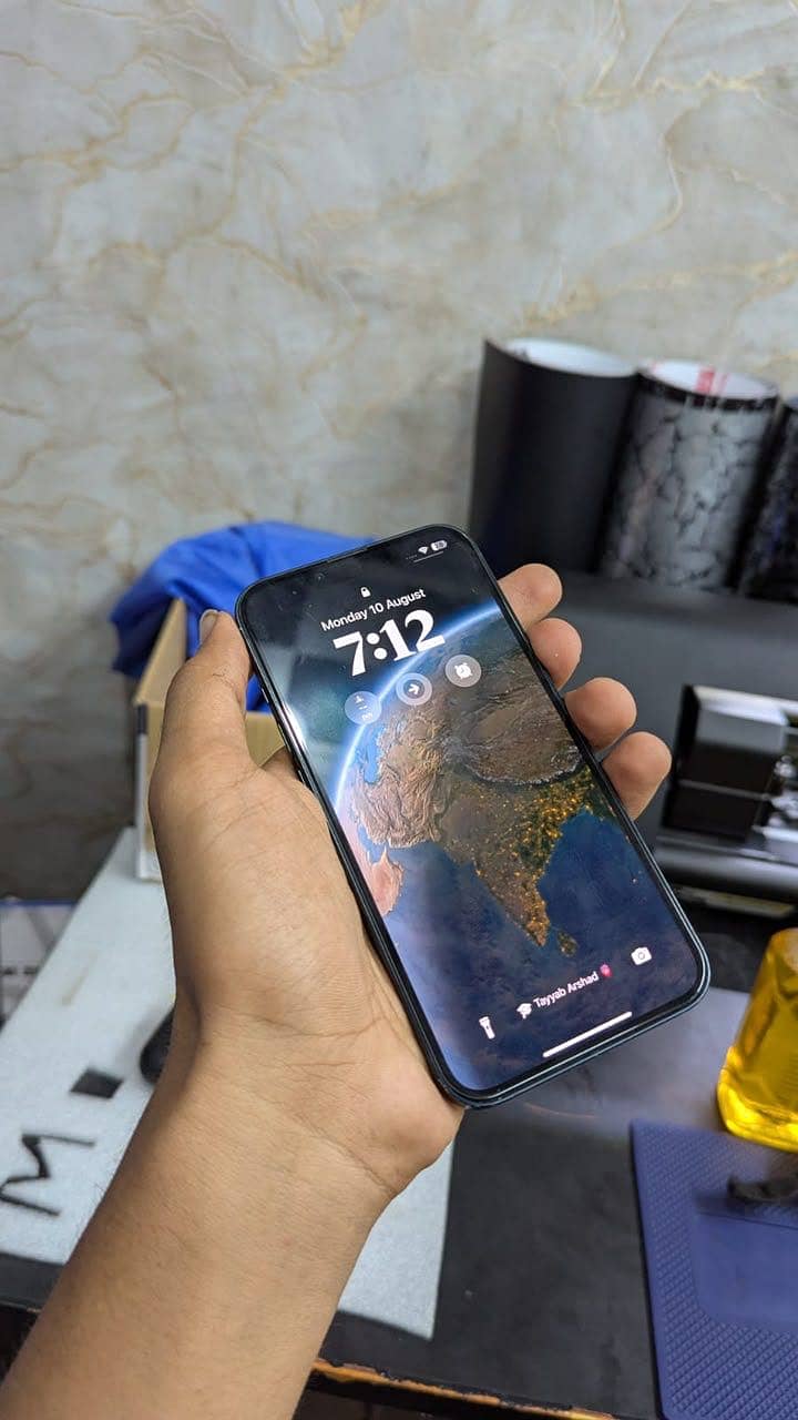 Apple iPhone 13 1