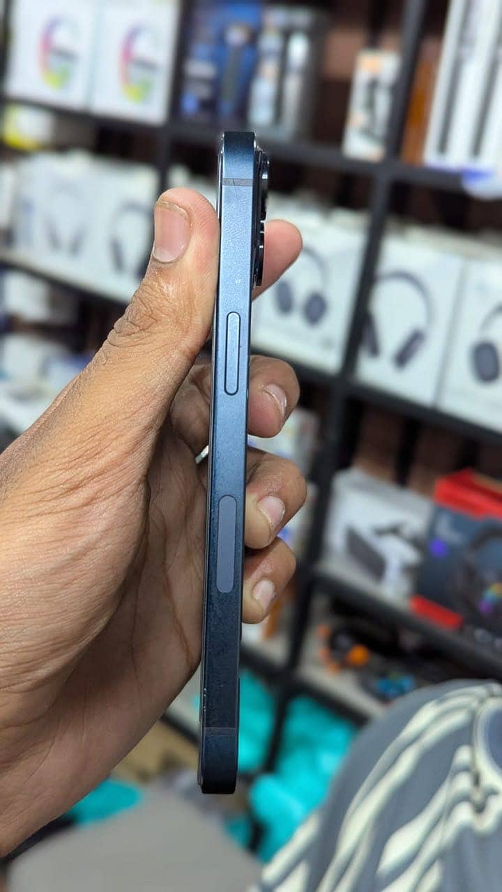 Apple iPhone 13 3