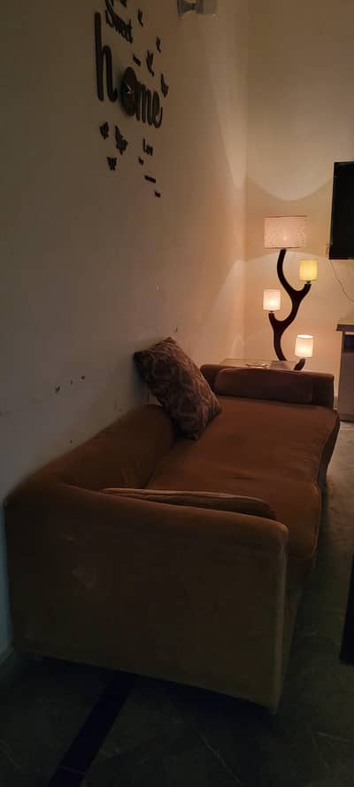 Modern 3-Seater Living Room Sofa in excellent condition