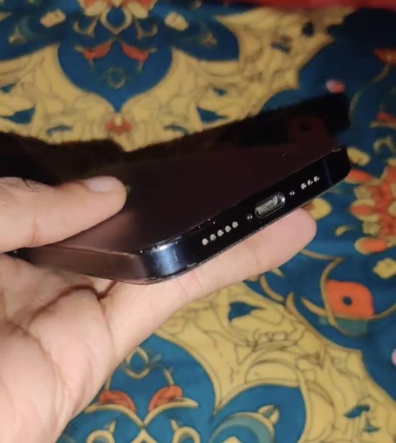 Apple iPhone 15 Pro 3
