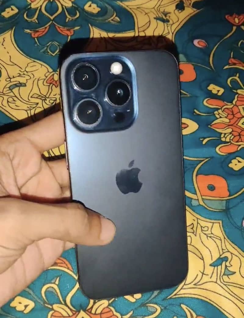 Apple iPhone 15 Pro 8