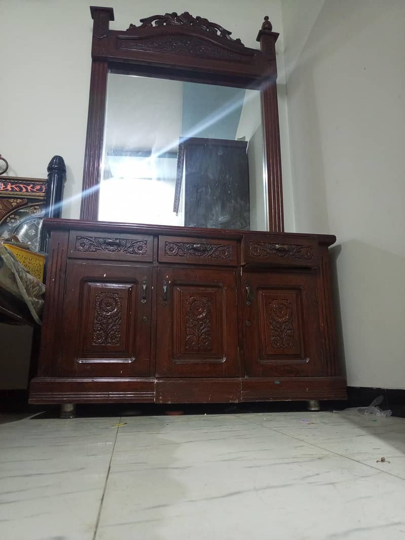 bed set used but condition new 2