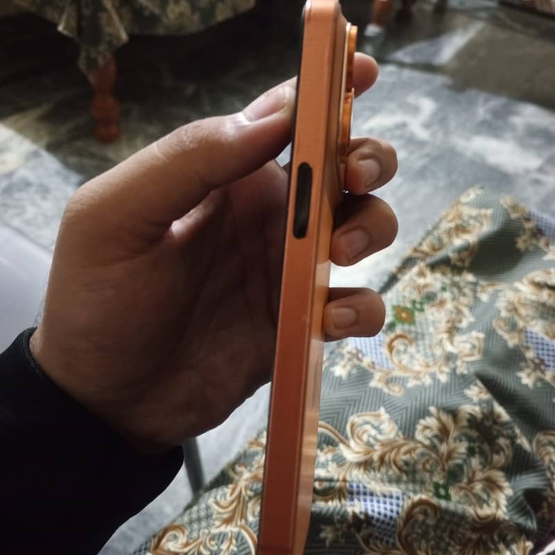 Apple iPhone 14 Pro Max 4