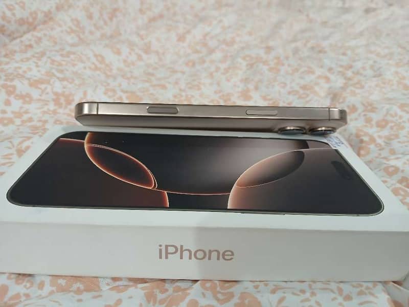 Apple iPhone 16 Pro Max 1