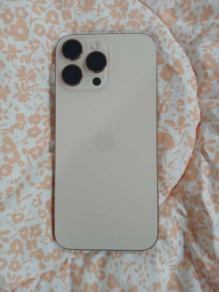 Apple iPhone 16 Pro Max 3