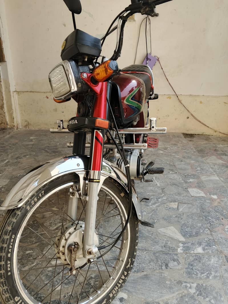 Model 2018  Honda CD 70 1