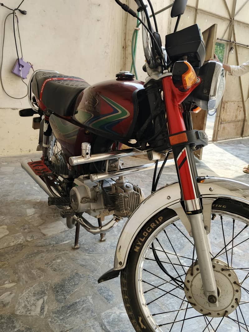 Model 2018  Honda CD 70 4