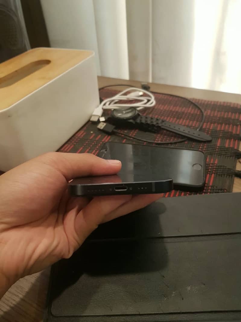 Apple iPhone 12 2