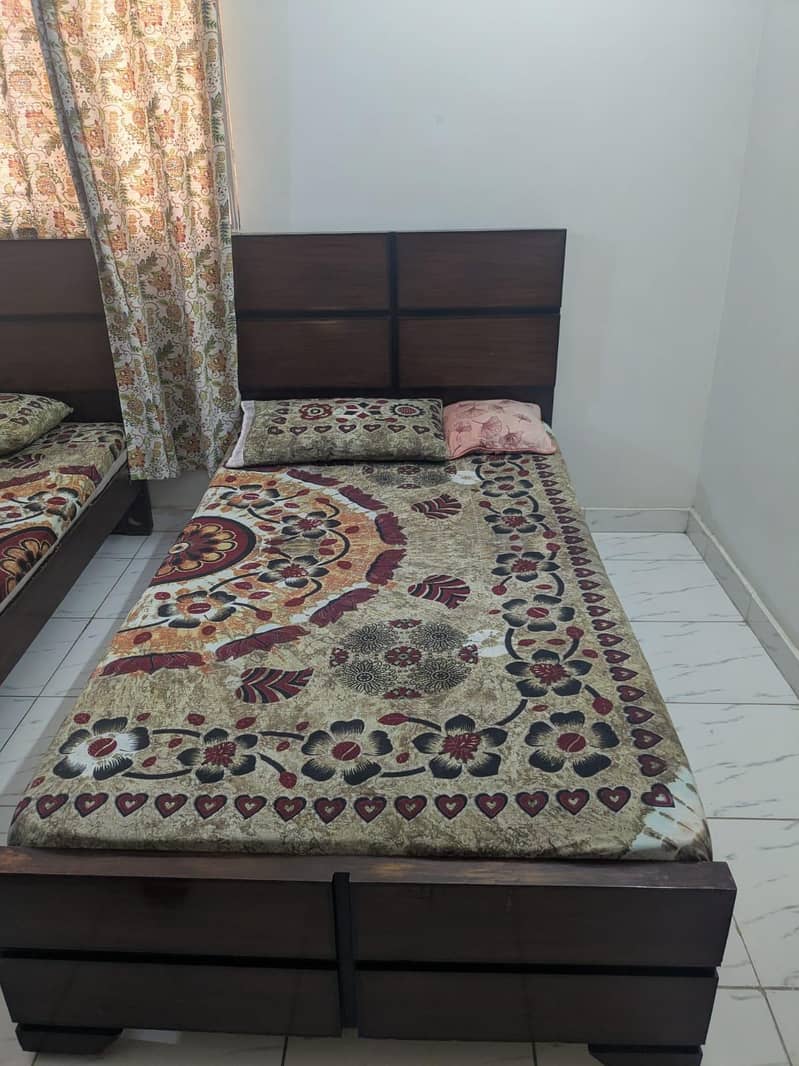 Complete 4-Piece Bedroom Set 0