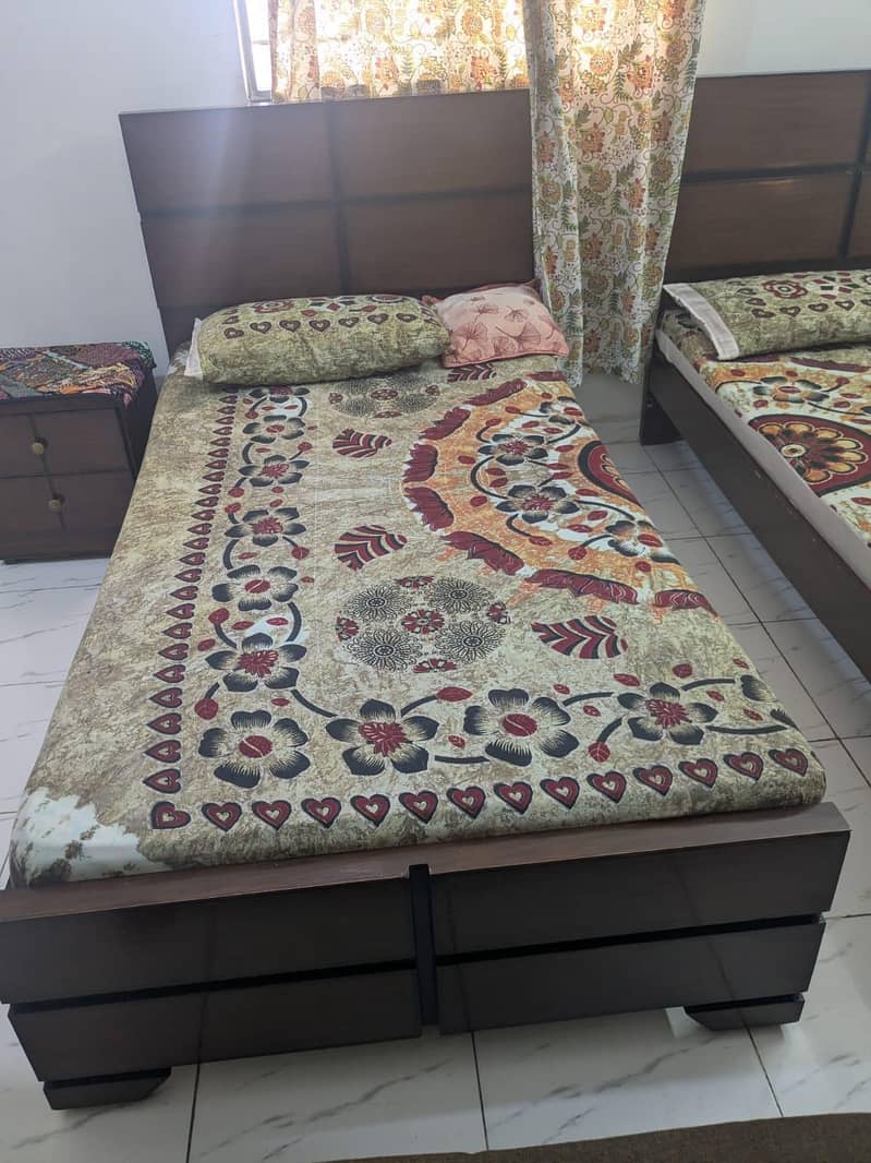 Complete 4-Piece Bedroom Set 3