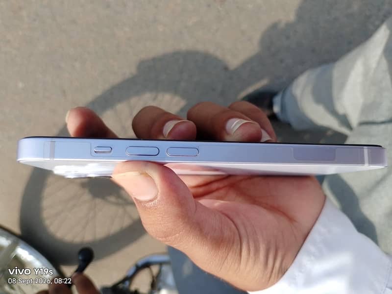 Apple iPhone 14 2