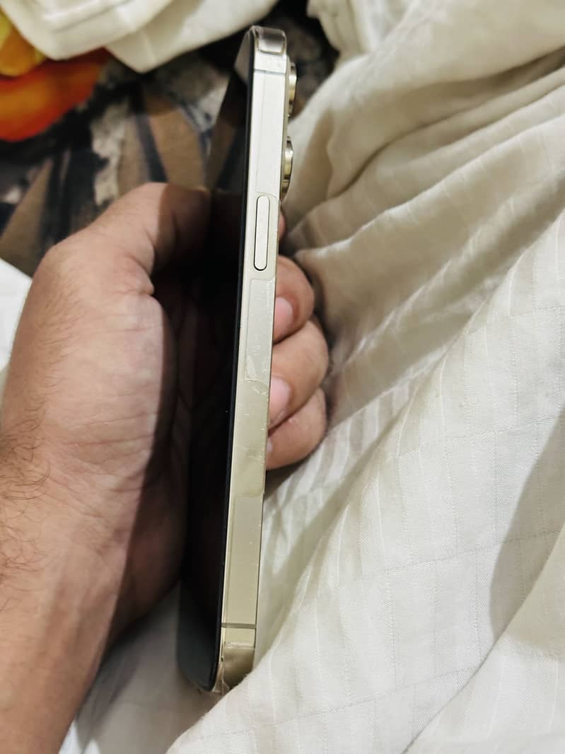 Apple iPhone 14 Pro Max jv 4