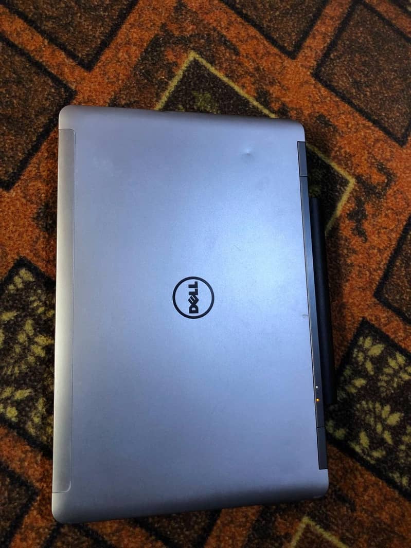 Dell latitude E6540 0