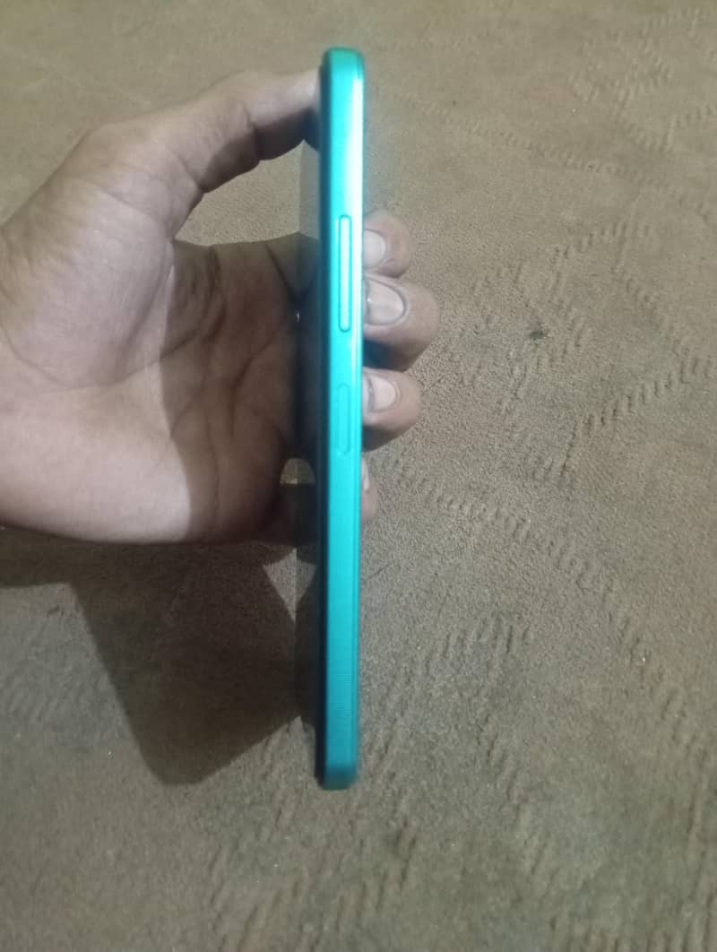HMD Aura 2 1