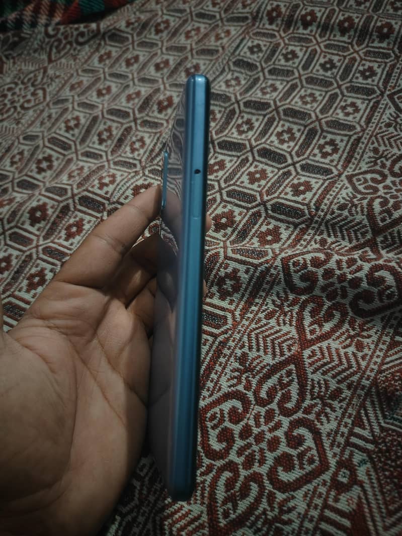 Sharp Aquos Zero 2
