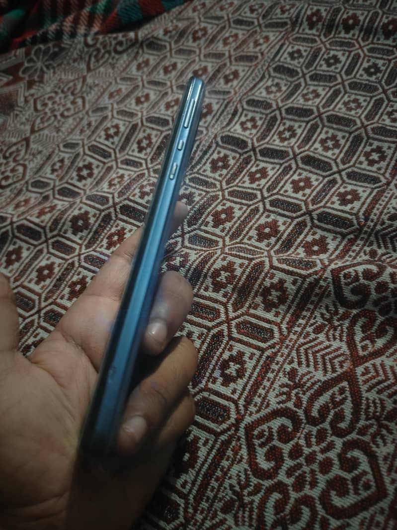 Sharp Aquos Zero 3