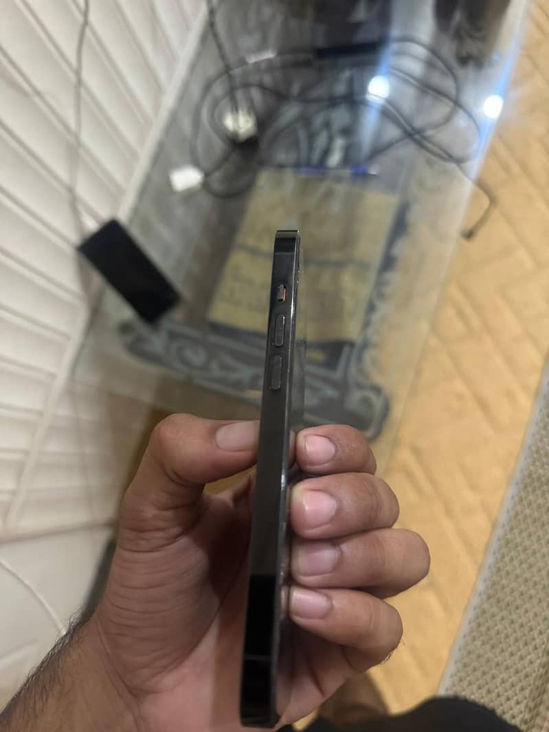 Apple iPhone 14 Pro 2