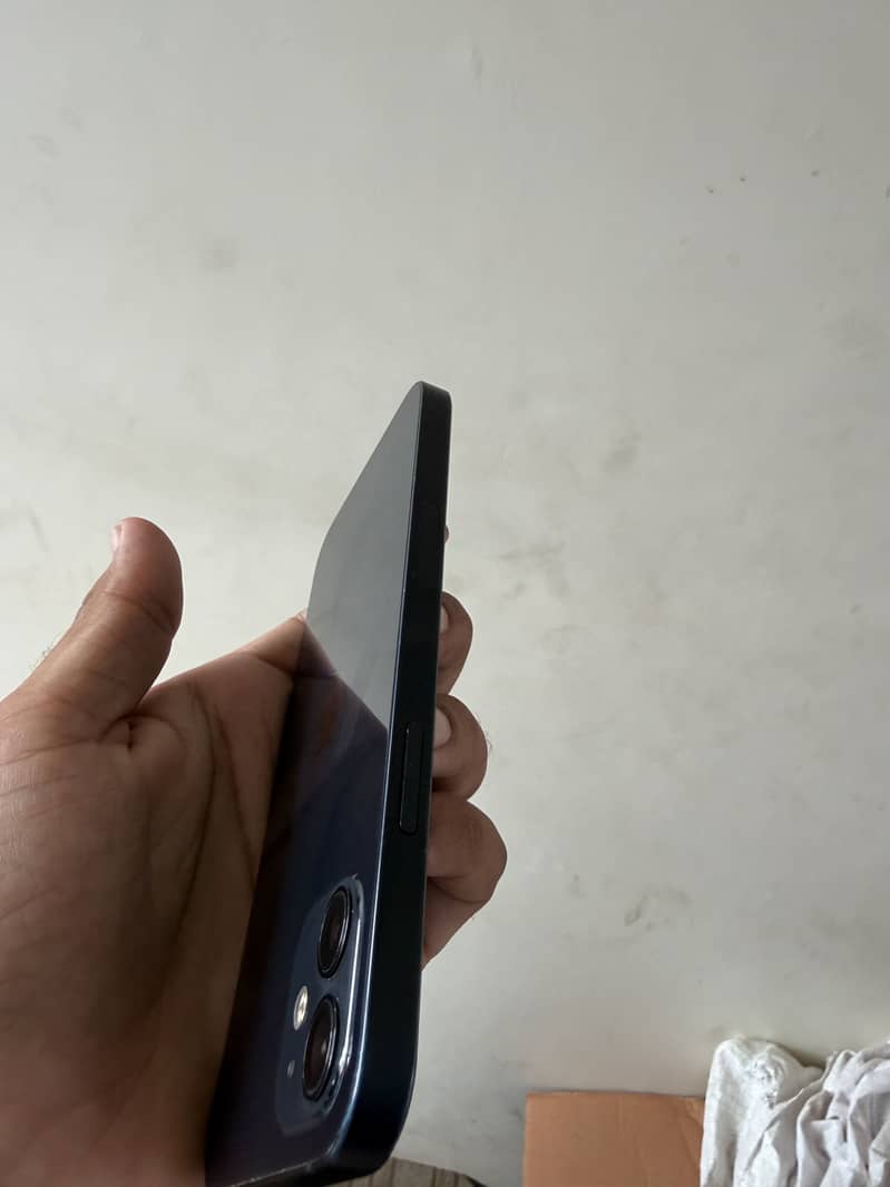 Apple iPhone 12 3