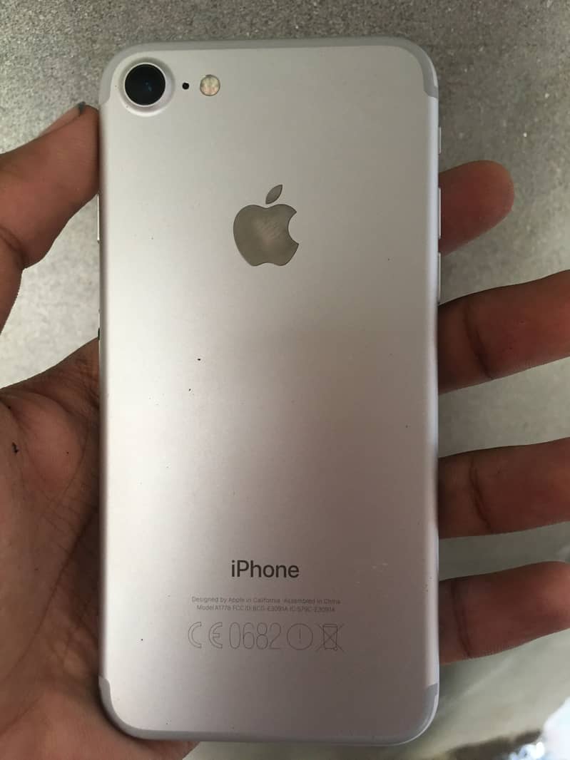 Apple iPhone 7 0