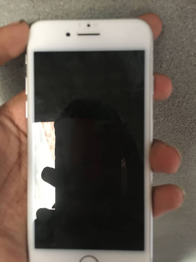 Apple iPhone 7 1