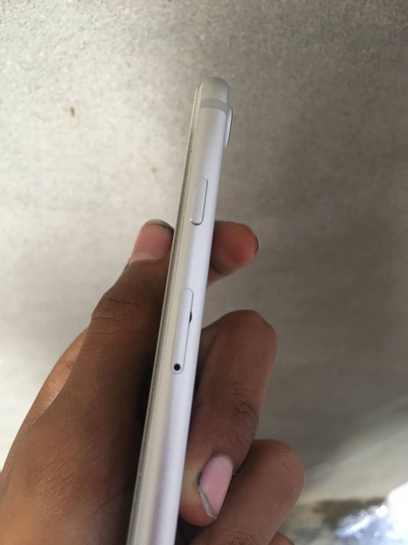 Apple iPhone 7 4