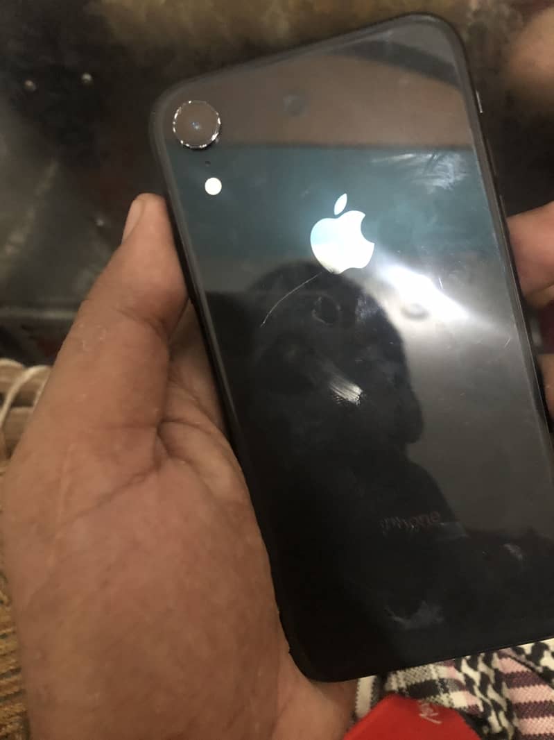 Apple iPhone XR 4