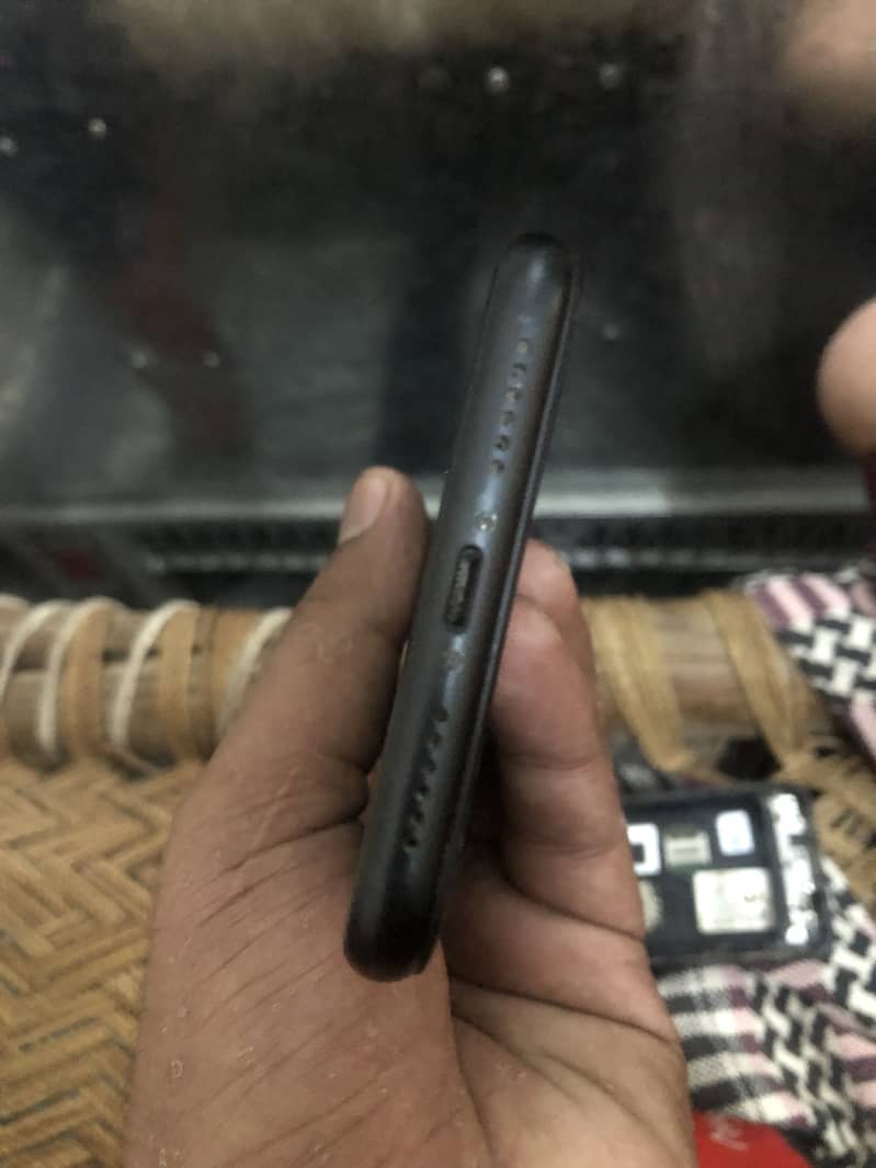 Apple iPhone XR 6