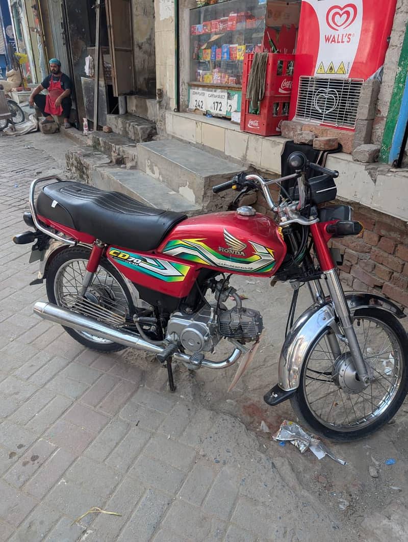 Honda CD-70 4