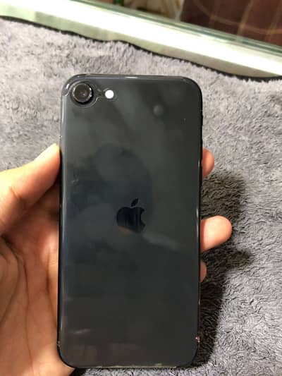 Iphone se. Battery 83%. 64GB