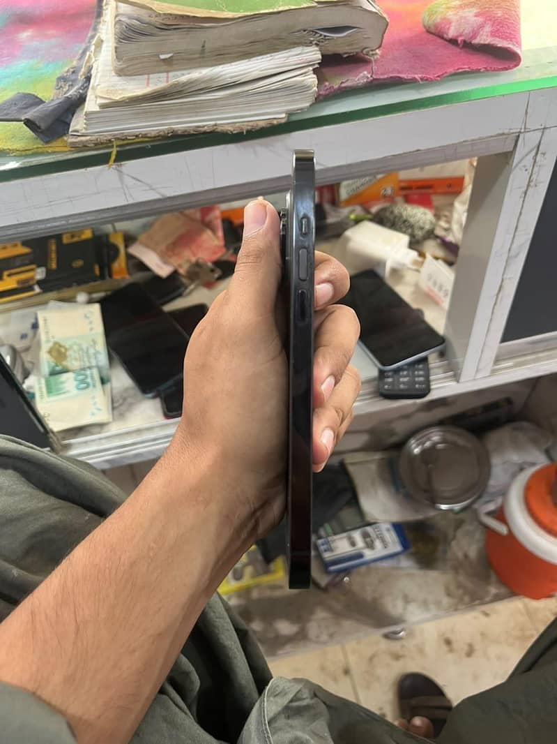 Apple iPhone 14 Pro Max 3