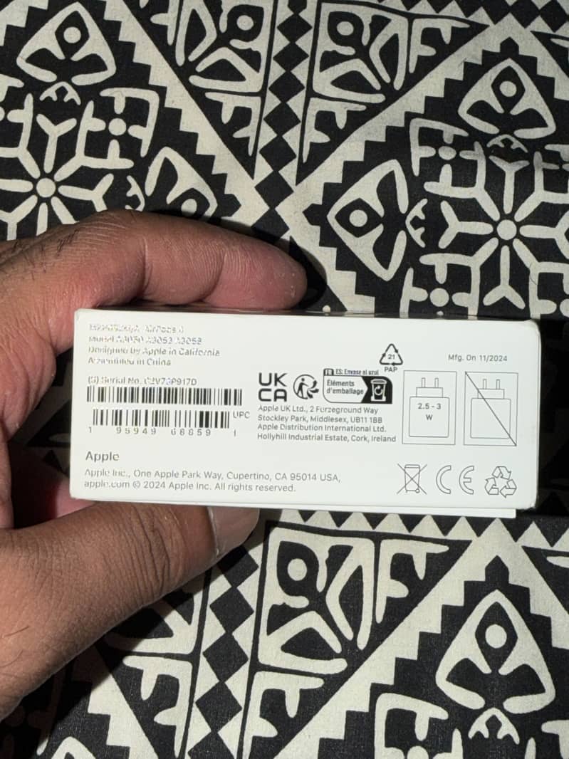 Box Pack Airpods 4 2