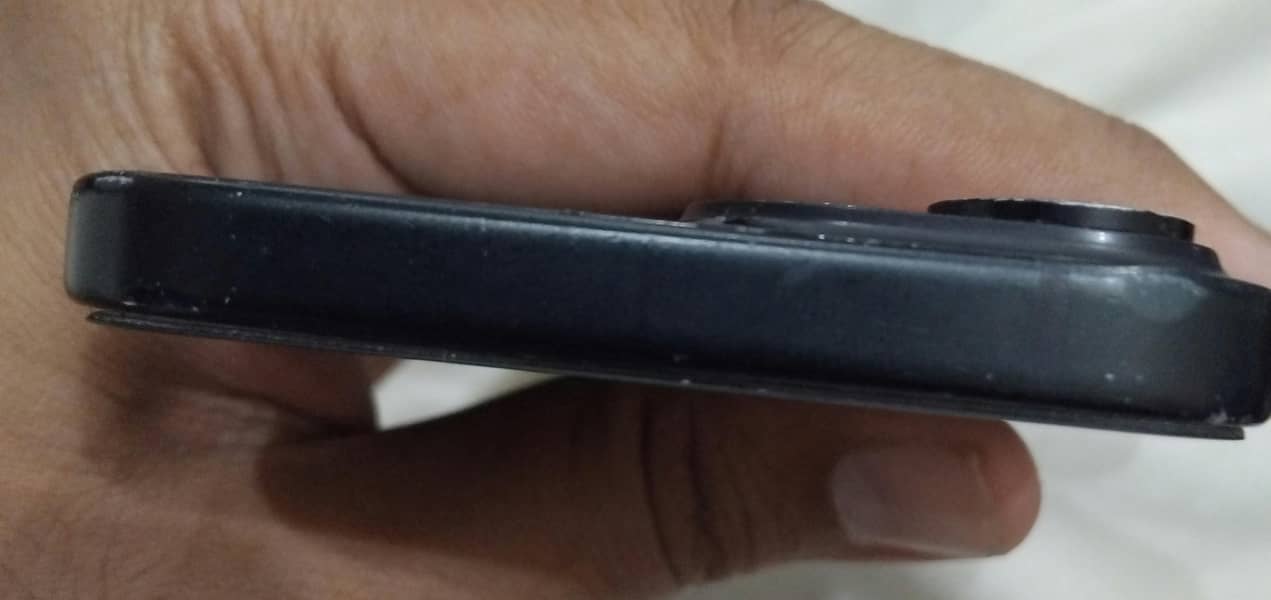 Apple iPhone 15 4